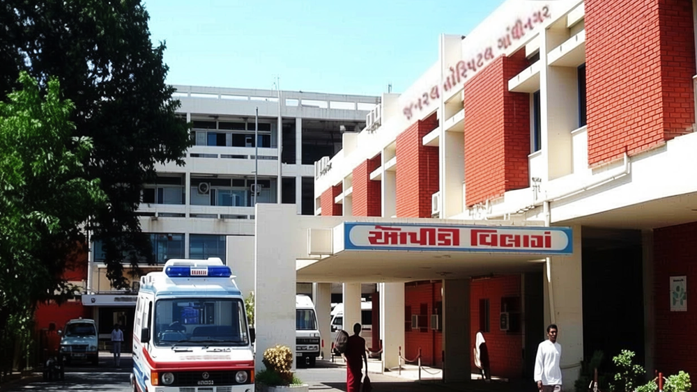 Typhoid outbreak hits Indian city, over 100 suspected cases reported